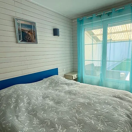 Casa de Férias Maison Pres Mer, Terrasse Ensoleillee - 6 Pers. - Fr-1-323-608